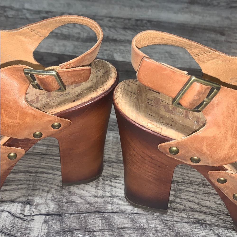 Korks Heels - Women’s size 6 - Picture 6 of 9